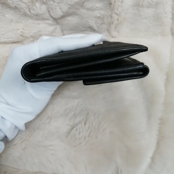 Authentic Gucci wallet - Picture 10 of 17